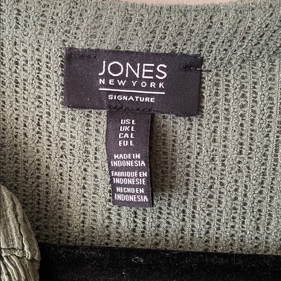 Jones New York Signature V Neck Cap Sleeve Muted Moss Green Blouse Size L - Picture 3 of 6